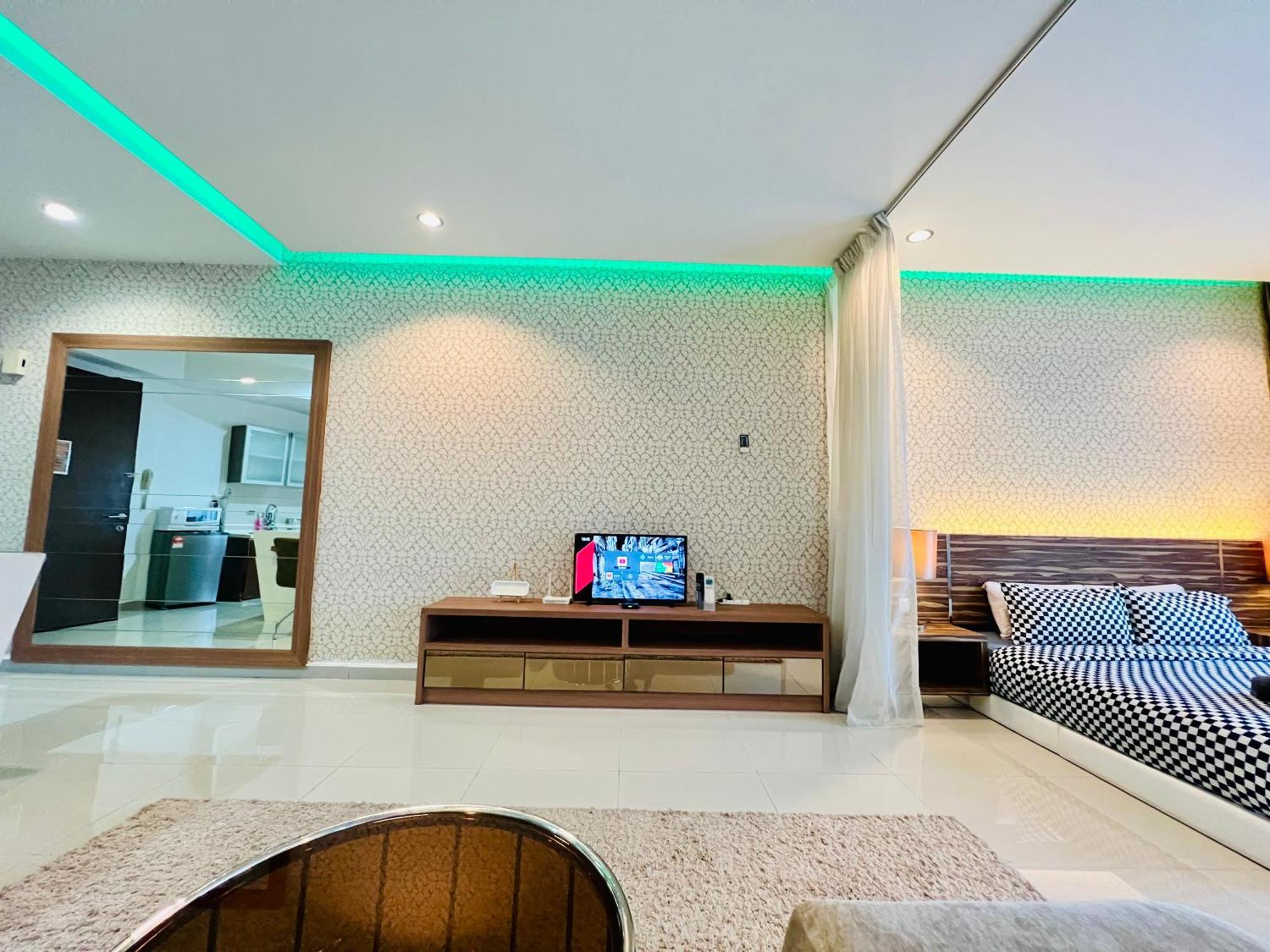 Regalia Suites & Residence By Enjoy Your Stay Куала-Лумпур Экстерьер фото